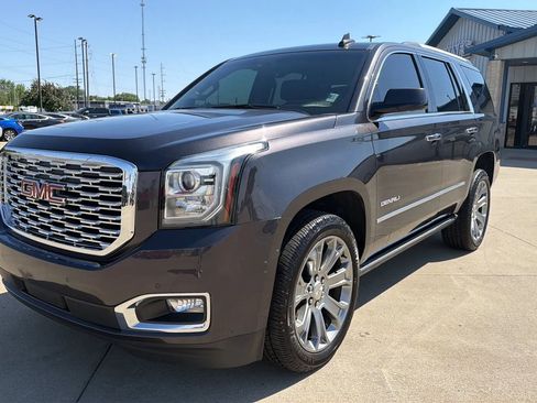 Used 2018 GMC Yukon Denali w/ Denali Ultimate Package AWD/4WD image 3