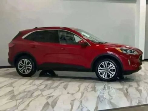 Used 2020 Ford Escape SEL image 5