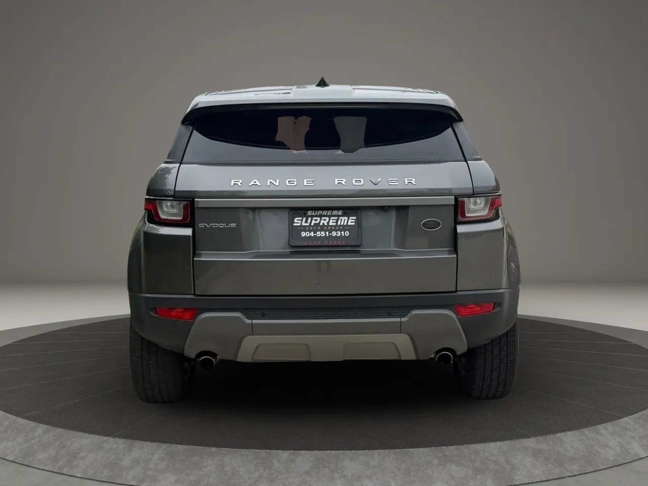 Used 2017 Land Rover Range Rover Evoque SE AWD/4WD image 3