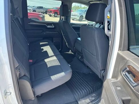 Used 2022 GMC Sierra 1500 SLE w/ X31 Off-Road Package AWD/4WD image 7
