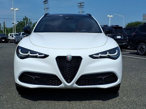 Used 2024 Alfa Romeo Stelvio Veloce AWD/4WD image 2
