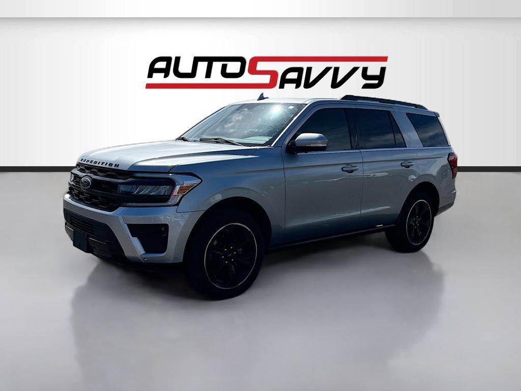 Used 2024 Ford Expedition Limited RWD image 3