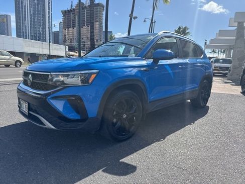 Used 2023 Volkswagen Taos SE image 4