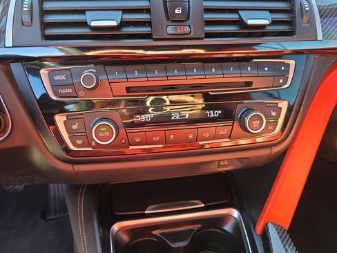 Used 2017 BMW M4 Convertible image 28