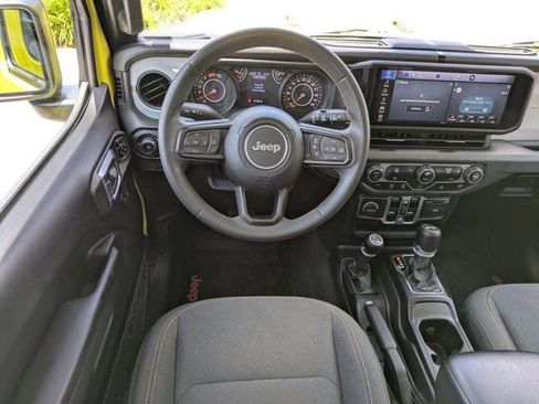 Used 2024 Jeep Wrangler Unlimited Sport AWD/4WD image 15