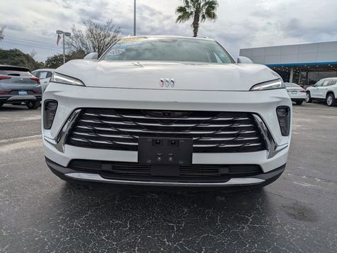 Used 2025 Buick Envision Preferred image 9