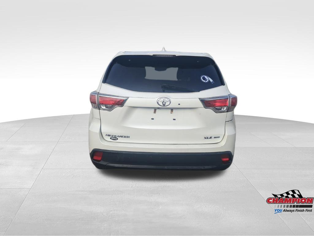 Used 2016 Toyota Highlander XLE AWD/4WD image 4