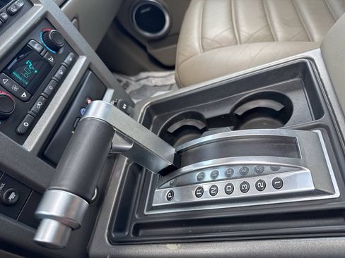 Used 2003 HUMMER H2 w/ Preferred Equipment Group AWD/4WD image 31