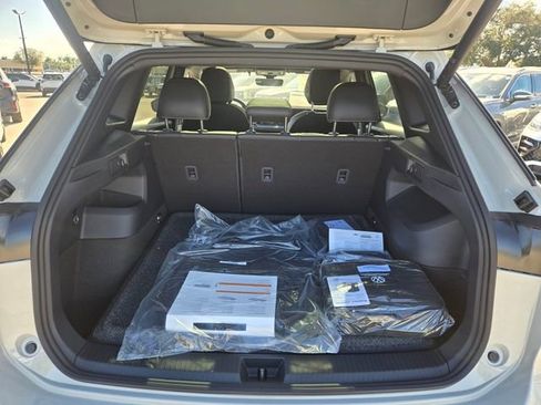 New 2026 Volkswagen Tiguan SE R-Line image 17