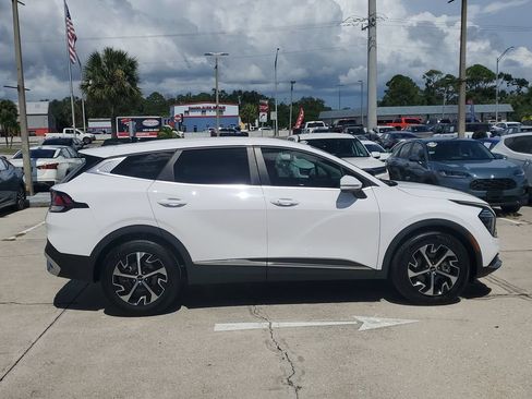 Used 2025 Kia Sportage EX FWD image 7