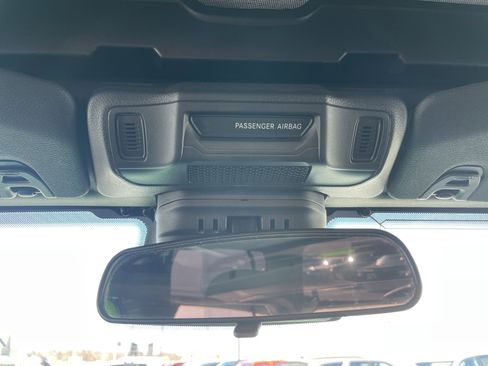 Certified 2025 Jeep Wrangler Willys image 35