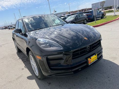 Used 2024 Porsche Macan image 8