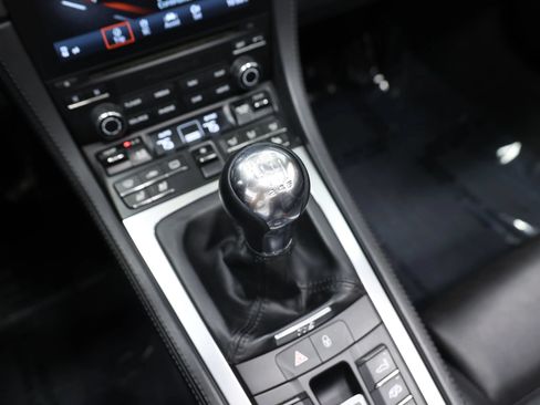 Used 2019 Porsche 718 Boxster GTS RWD image 37