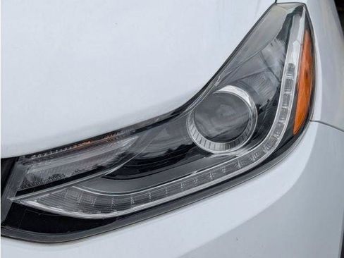 Used 2019 Chevrolet Trax LT w/ LT Convenience Package FWD image 49