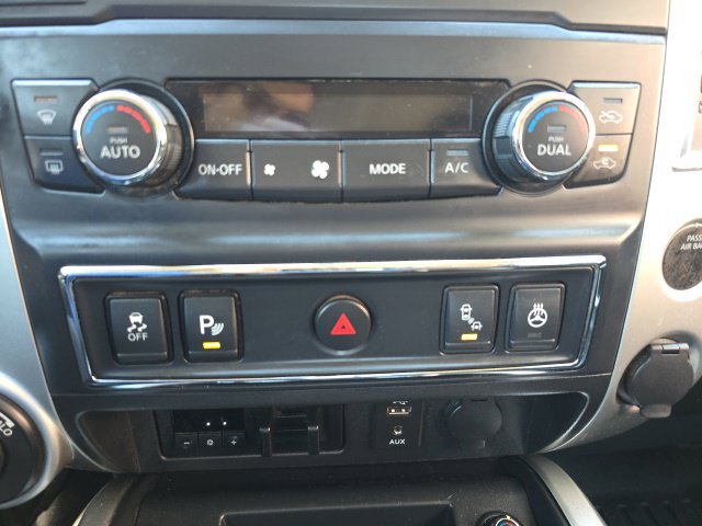 Used 2018 Nissan Titan PRO-4X w/ Pro-4x Convenience Package AWD/4WD image 21