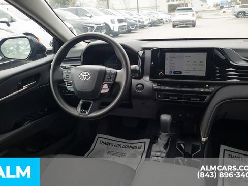 Used 2025 Toyota Camry LE image 21