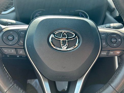 Used 2022 Toyota RAV4 XSE w/ XSE Grade Weather Package AWD/4WD image 16