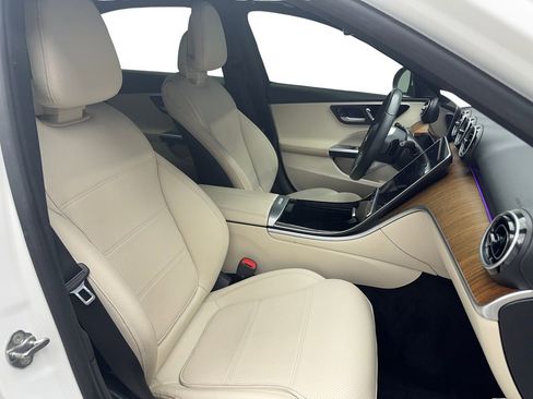 Used 2024 Mercedes-Benz C 300 Sedan image 32