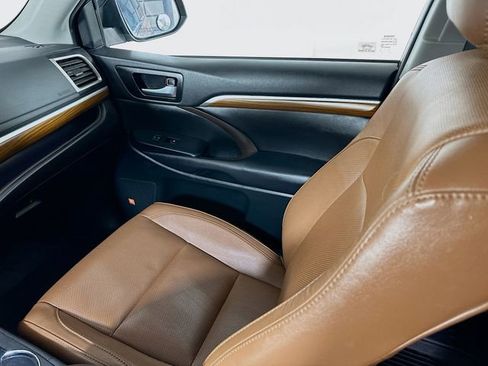 Used 2019 Toyota Highlander Limited AWD/4WD image 23