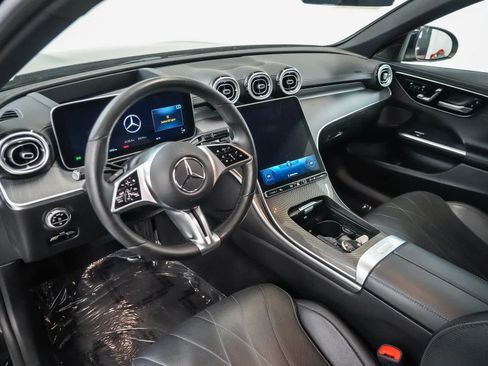 Used 2022 Mercedes-Benz C 300 Sedan image 4