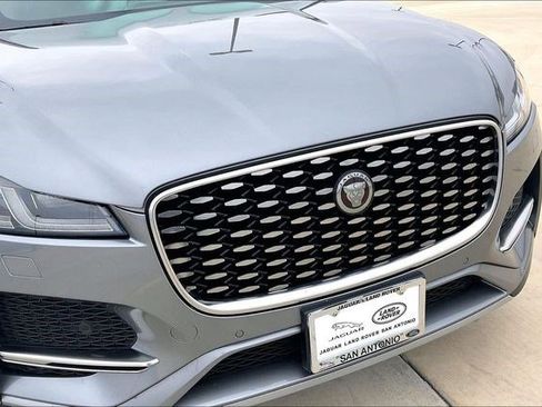 Used 2023 Jaguar F-PACE S image 34