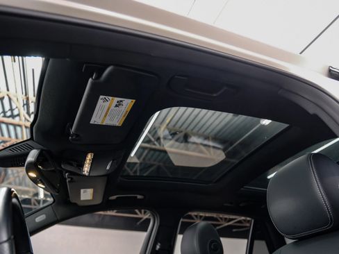 Used 2019 Mercedes-Benz GLC 300 image 5