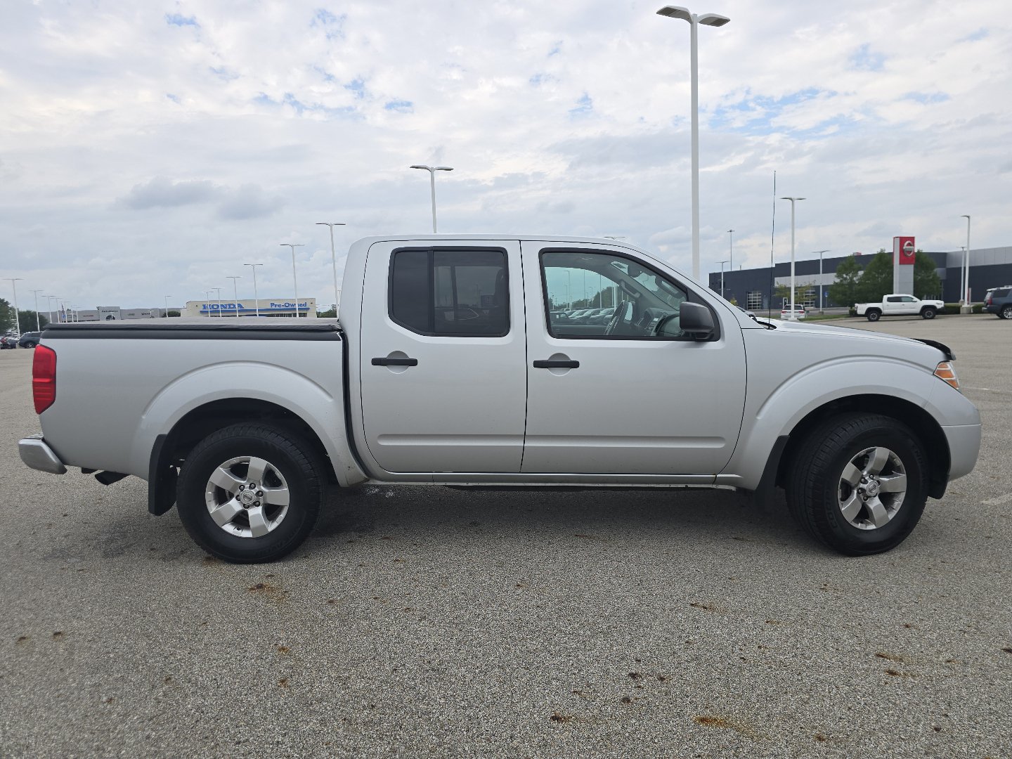 Used 2012 Nissan Frontier SV w/ SV Premium Utility Pkg AWD/4WD image 12