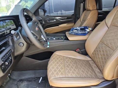 Used 2024 Cadillac Escalade Sport w/ LPO, ONYX Package AWD/4WD image 4