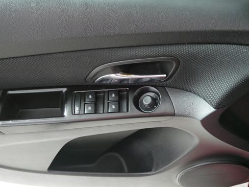 Used 2014 Chevrolet Cruze LT FWD image 19
