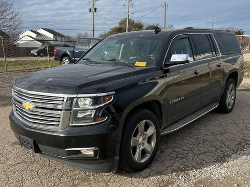 Used 2018 Chevrolet Suburban Premier image 2