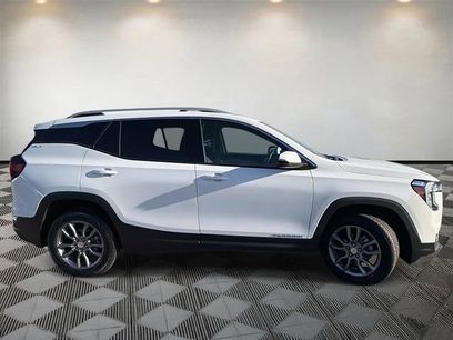 Used 2024 GMC Terrain SLT