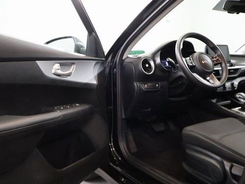 Used 2024 Kia Forte LXS image 9