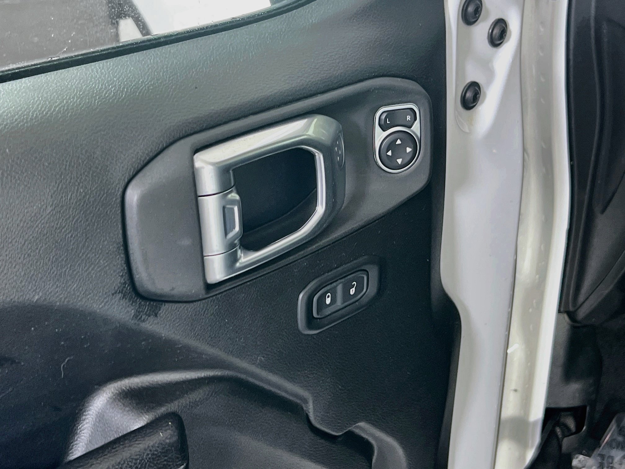 Used 2023 Jeep Gladiator Sport AWD/4WD image 18