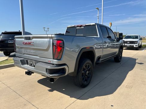 Used 2025 GMC Sierra 2500 AT4 w/ AT4 Premium Plus Package AWD/4WD image 15