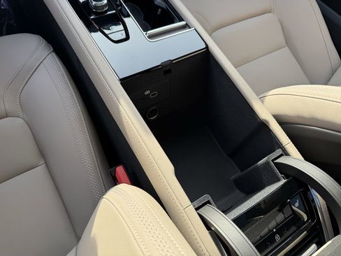 New 2026 Volvo XC90 B6 Plus w/ Protection Package Premier image 26