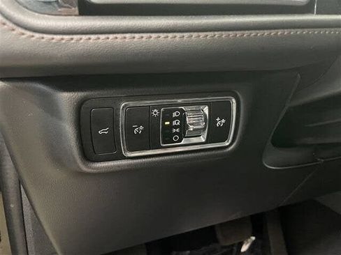 Used 2023 Lincoln Aviator AWD image 10