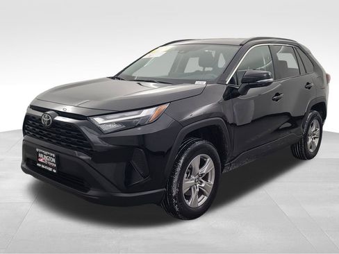 Used 2025 Toyota RAV4 XLE image 9