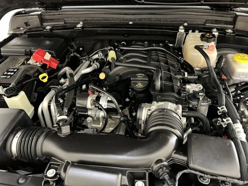 Used 2022 Jeep Wrangler Unlimited Rubicon w/ Xtreme Recon 35" Tire Package image 26