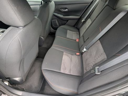 Used 2023 Nissan Sentra SR FWD image 17