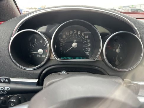 Used 2005 Chevrolet SSR w/ Preferred Equipment Group image 9