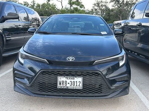 Certified 2025 Toyota Corolla SE w/ SE Premium Package FWD image 2