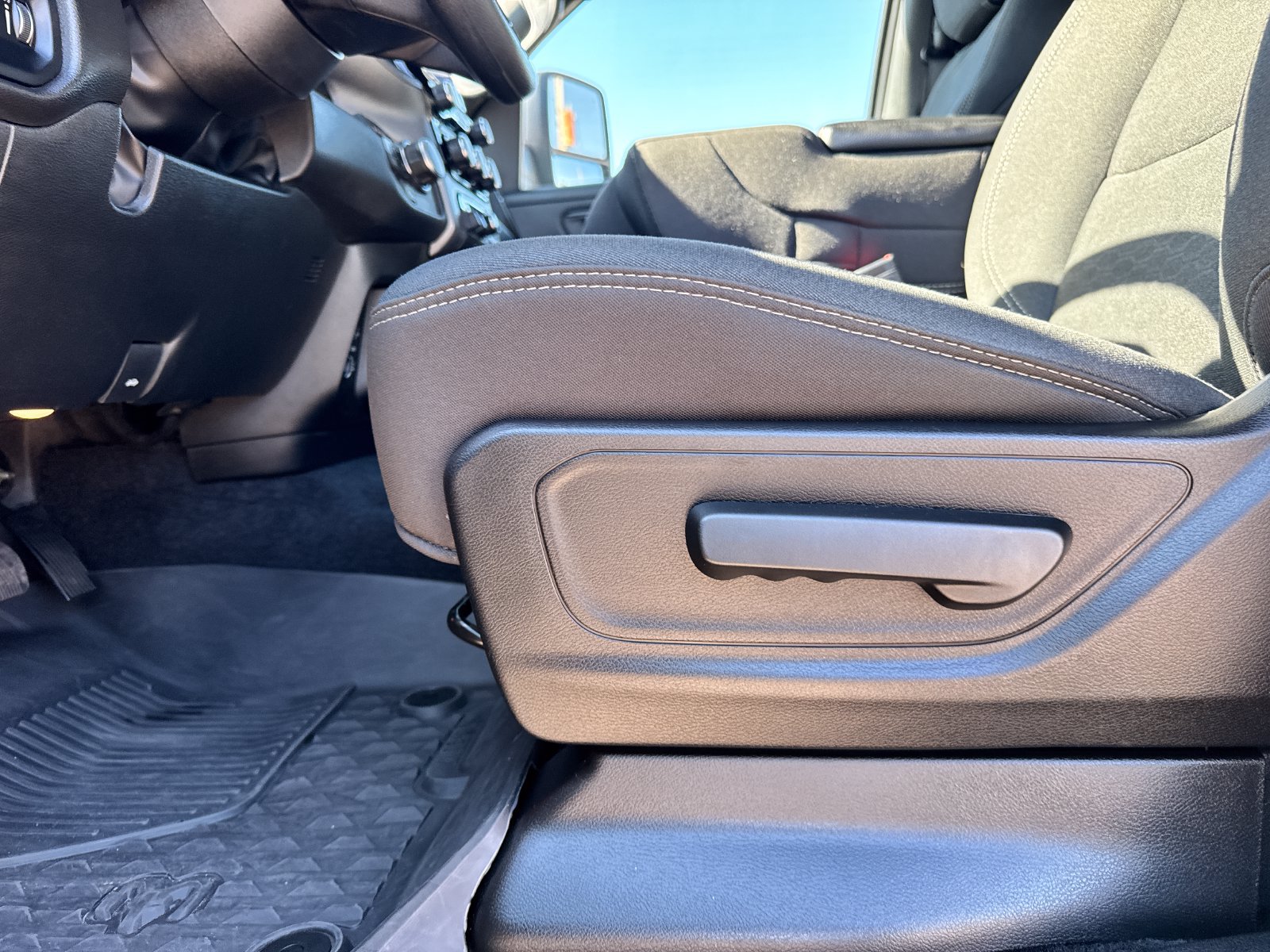 Used 2025 RAM 1500 Tradesman AWD/4WD image 30