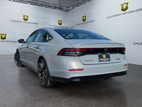 Used 2023 Honda Accord Touring image 3