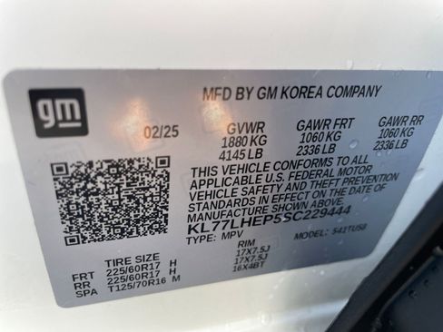 Used 2025 Chevrolet Trax LT image 28