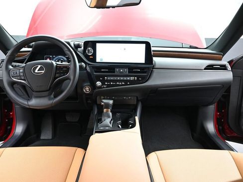 Used 2025 Lexus ES 300h w/ Premium Package FWD image 35
