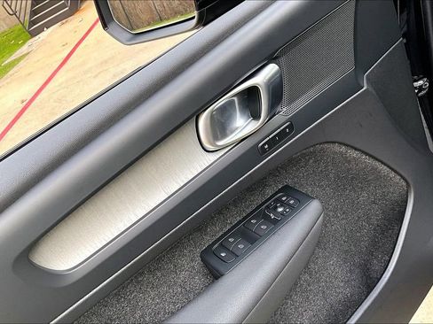 New 2026 Volvo XC40 B5 Plus AWD/4WD image 30