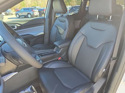 New 2026 Jeep Compass Latitude image 16