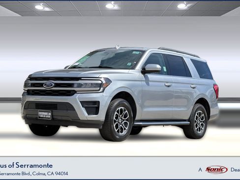 Used 2022 Ford Expedition XLT RWD image 1