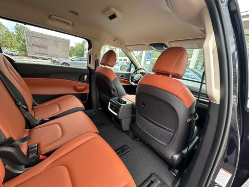 New 2026 Kia Carnival EX image 22