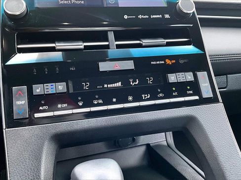 Used 2021 Toyota Avalon Limited image 15